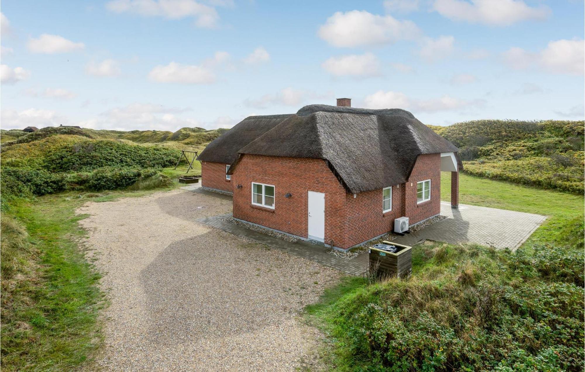 Amazing Home In Blavand With Wifi Exterior photo